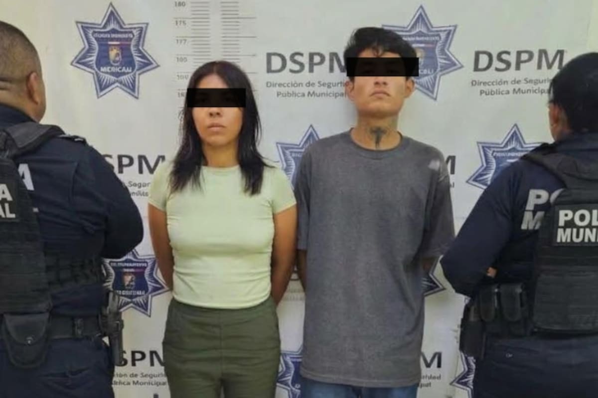Paseo en moto termina en detención: Pareja llevaba marihuana y radios de frecuencia en Villas de Alarcón 2