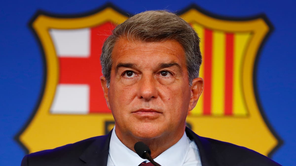 Joan Laporta confirma que Barcelona mantiene una oferta por Julián Álvarez al Atlético de Madrid, pero advierte que tendrá fecha límite