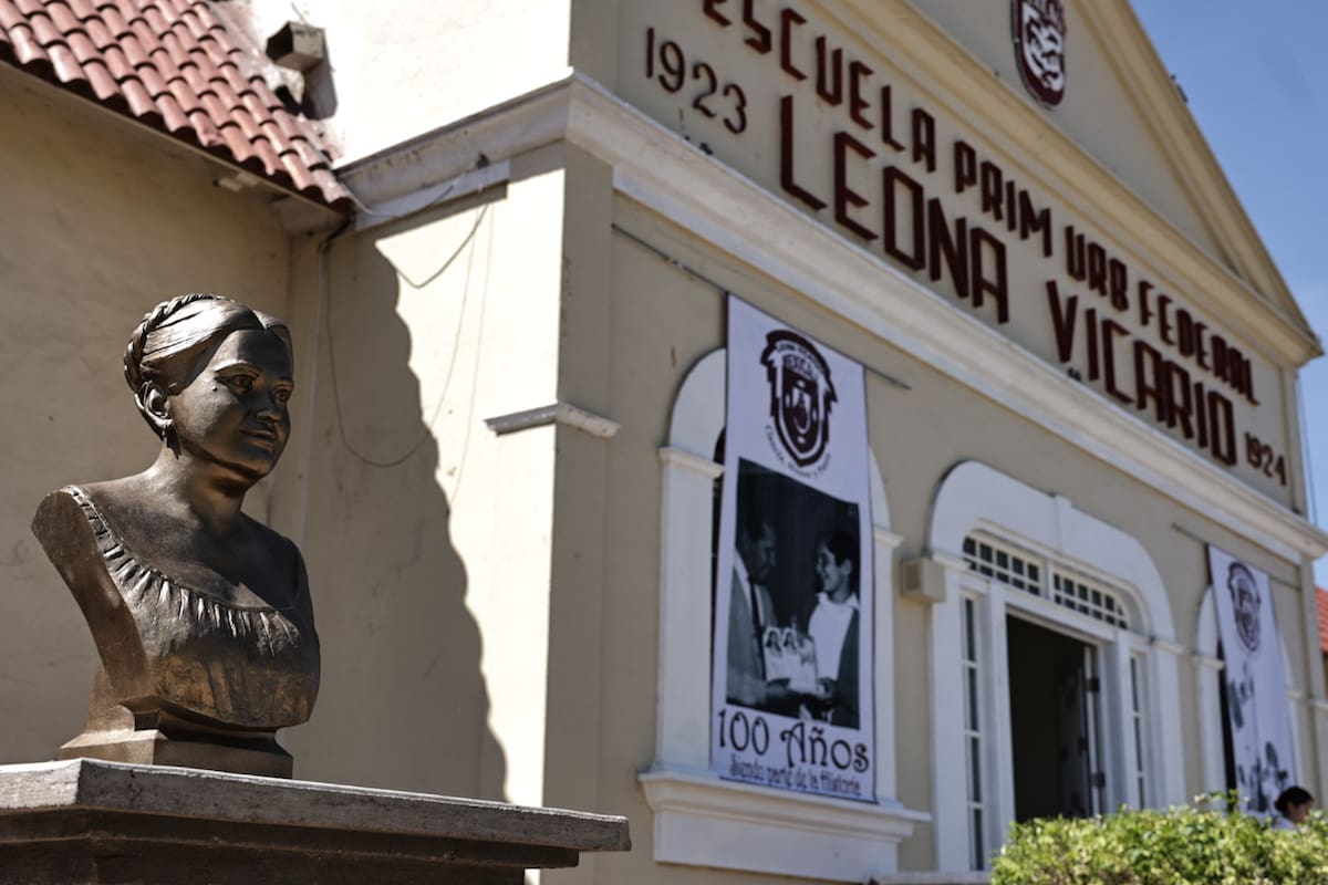 Celebran 100 años de la Escuela Primaria “Leona Vicario”