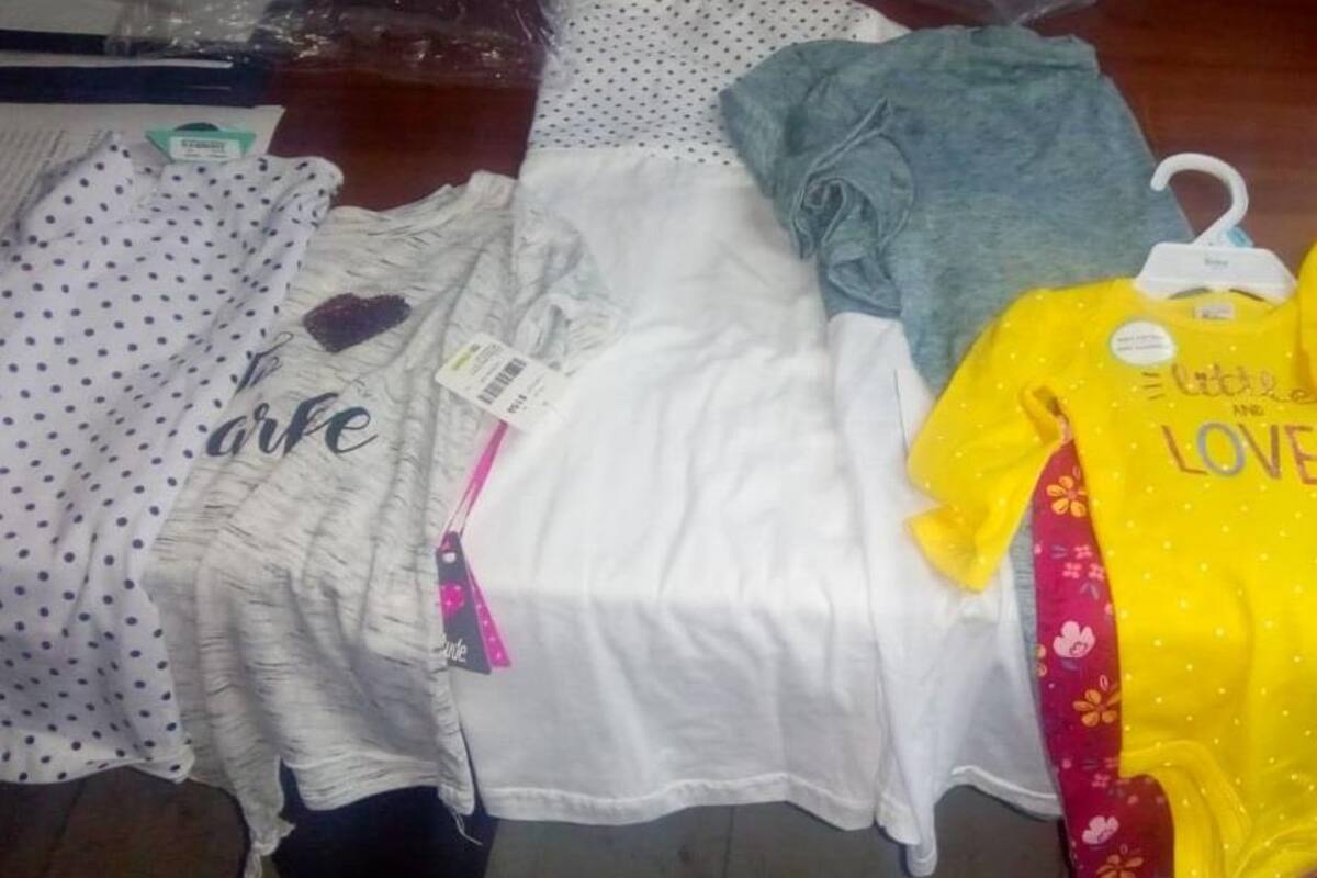 Intenta salir de la tienda sin pagar ropa para bebé