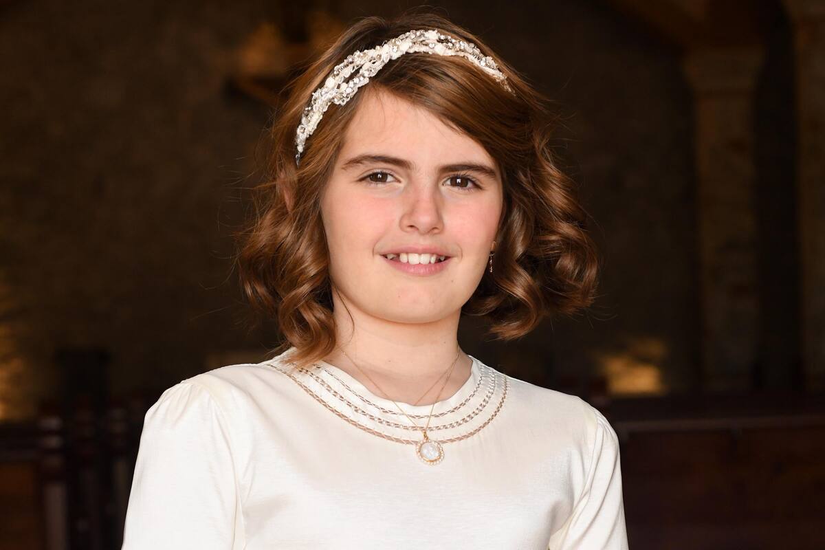 Anna Lía Donnadieu Guerra recibe la eucaristía por primera vez