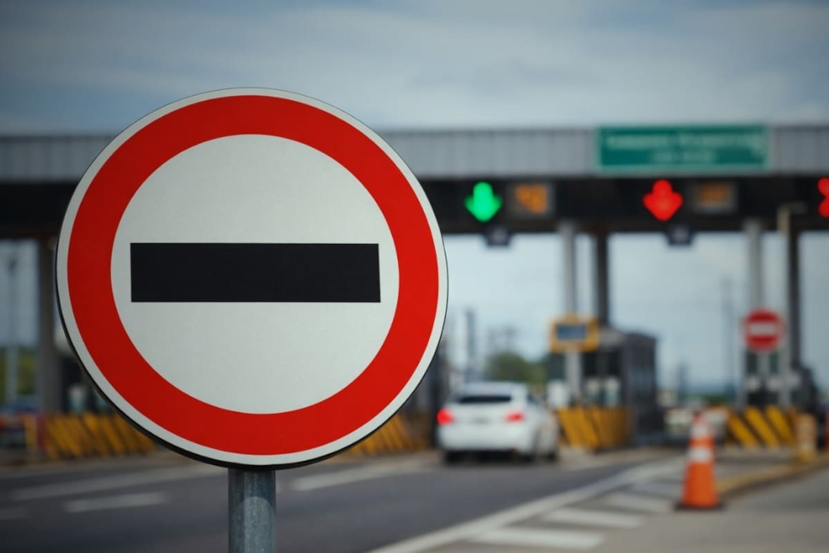 ¿Qué significa esta señal (R25) y por qué debes respetarla?