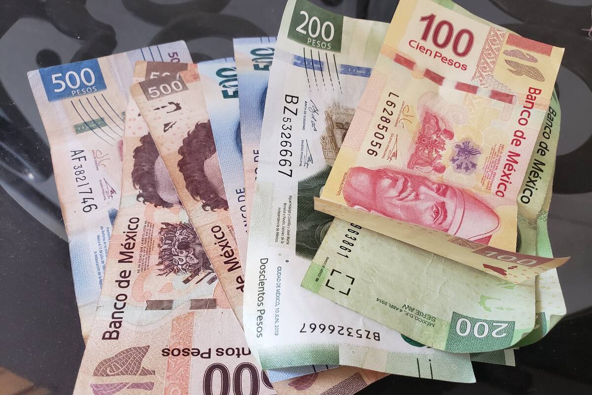 Peso pierde fuerza en relación a dólar luego de aumento en tasa de Interés al 9.25 %