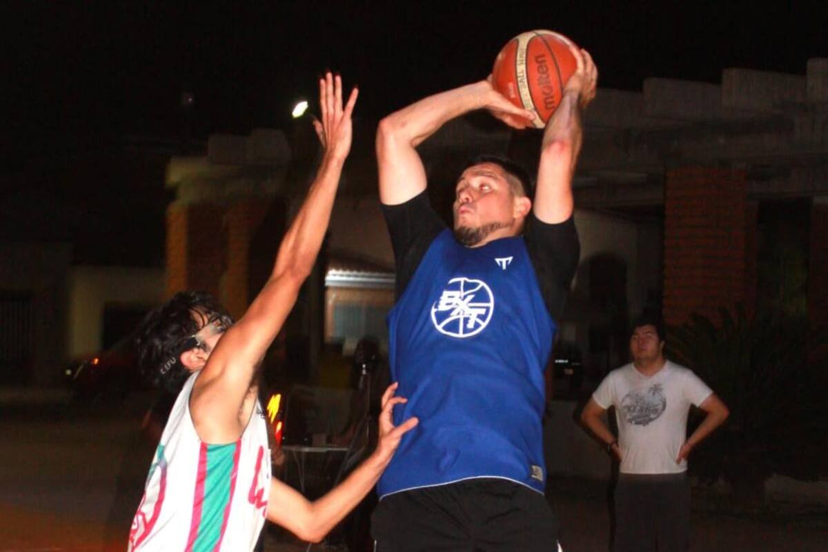 Defiende Hangovers su corona en Torneo Streetball HMO