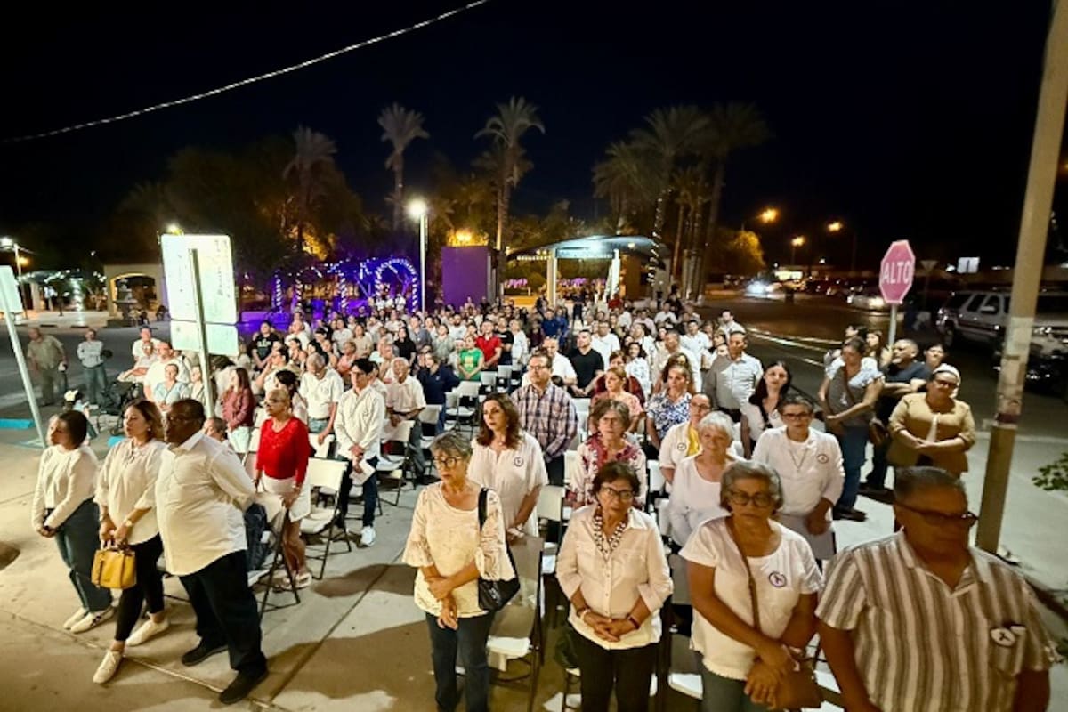 Peregrinos cruzan la frontera en encuentro binacional de fe