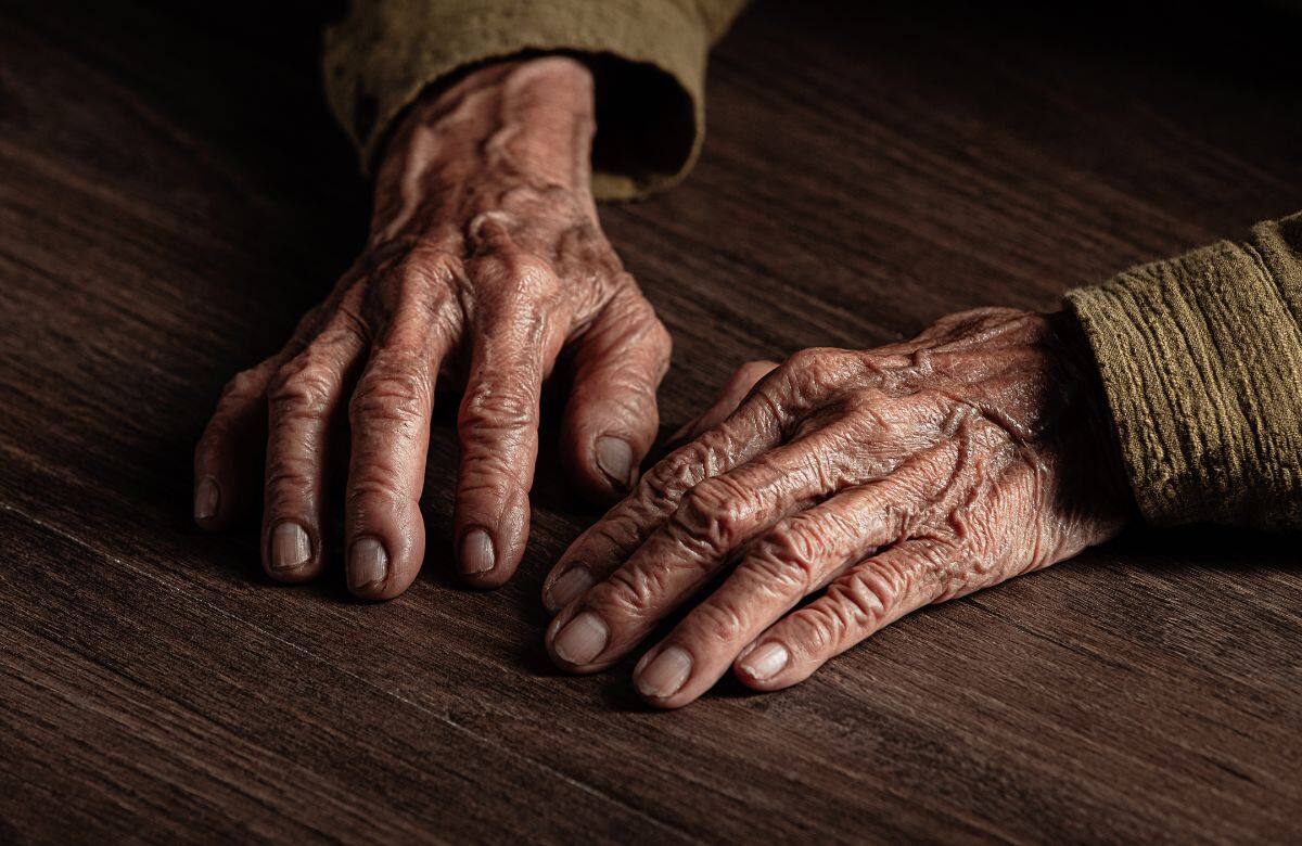 Especialista explica por qué el Parkinson se manifiesta distinto entre hombres y mujeres | Foto: Especial (canva)