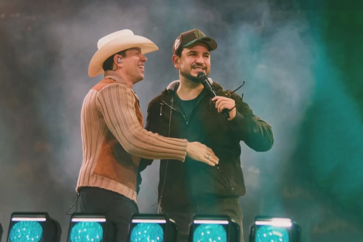 Yahir cumple un sueño al cantar junto a Eden Muñoz en la Plaza de Toros México