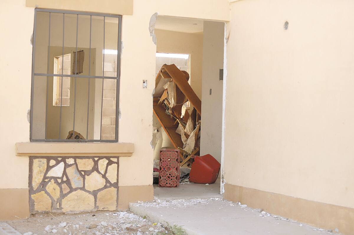 En Puerta de el Rey algunas casas ya han sido vandalizadas.