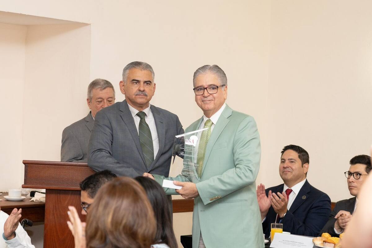 Reconocen a abogados sonorenses por su trayectoria