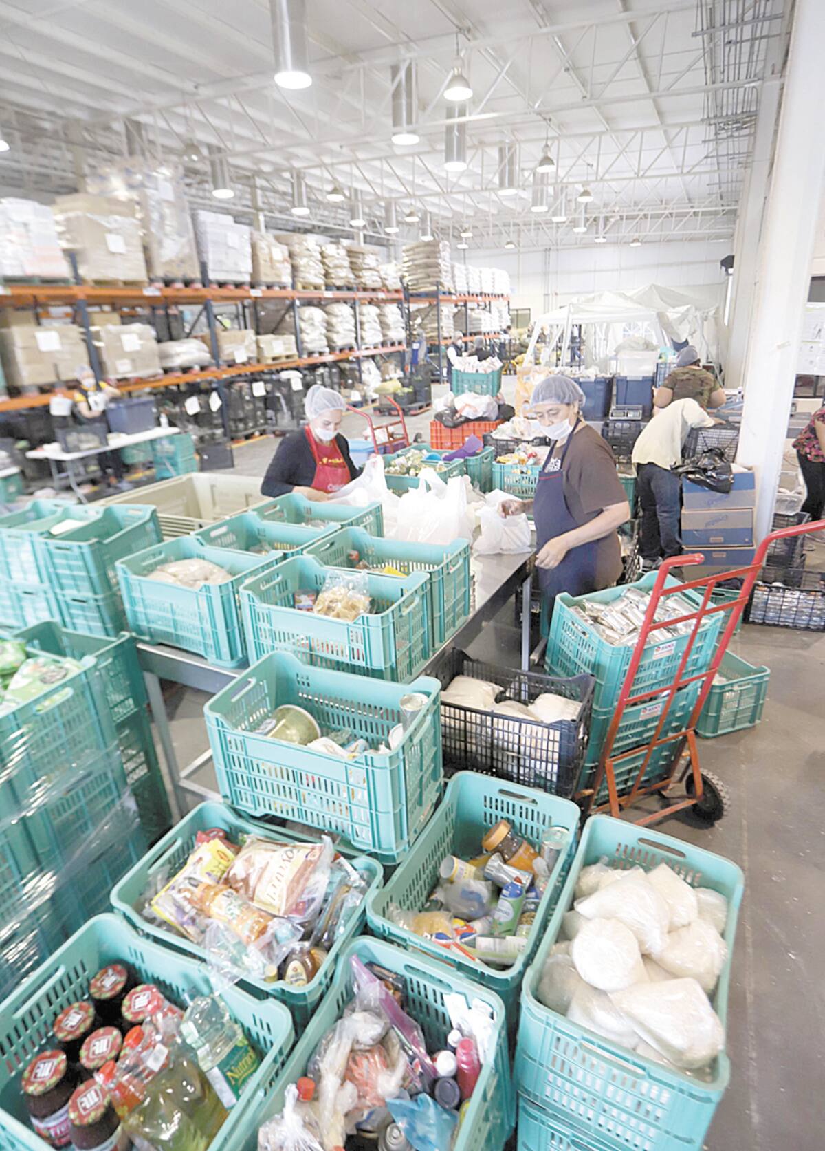 Se busca brindar apoyo alimentario a personas de la tercera edad.