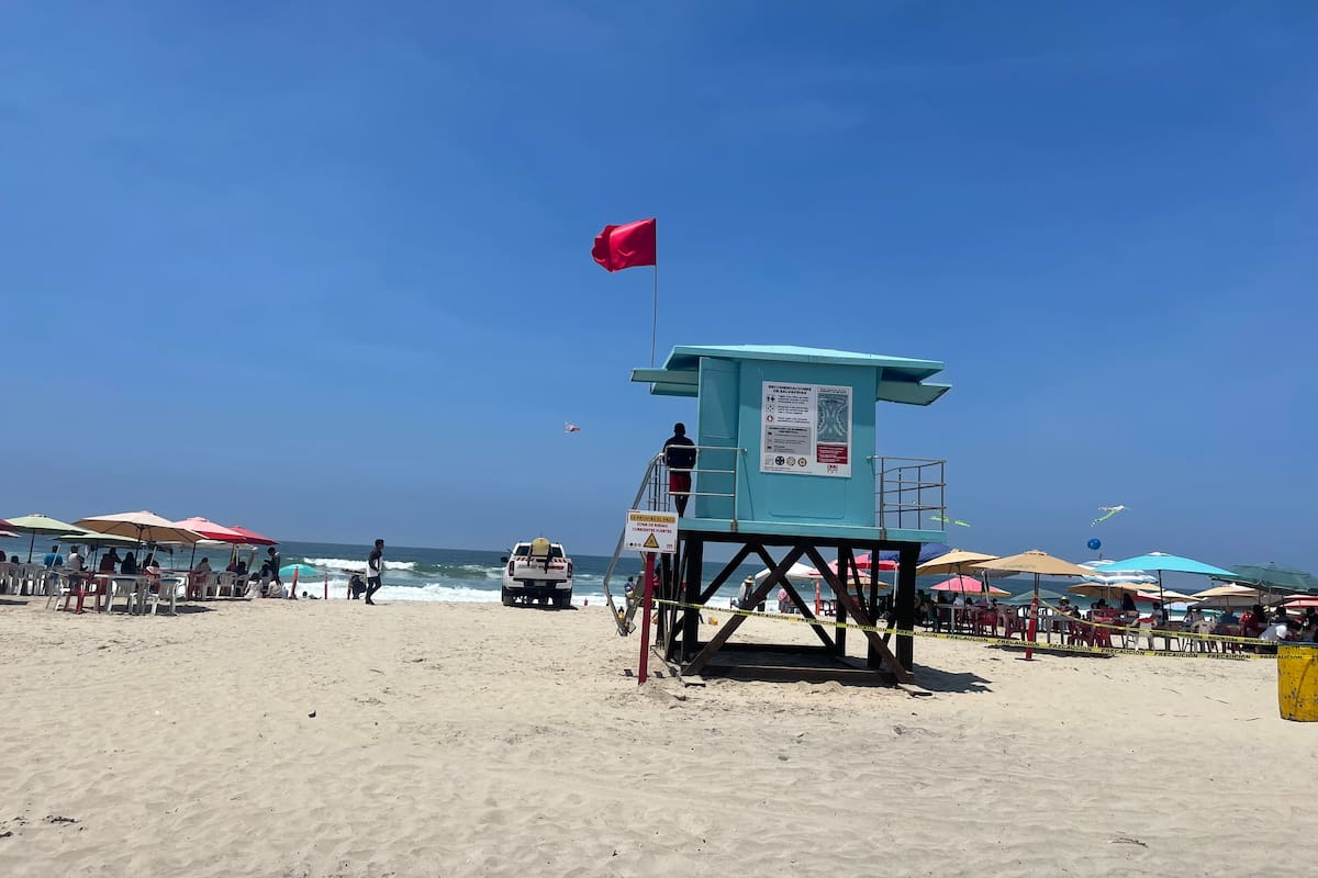 Más de 3 mil personas visitan la Playa Centro de Rosarito