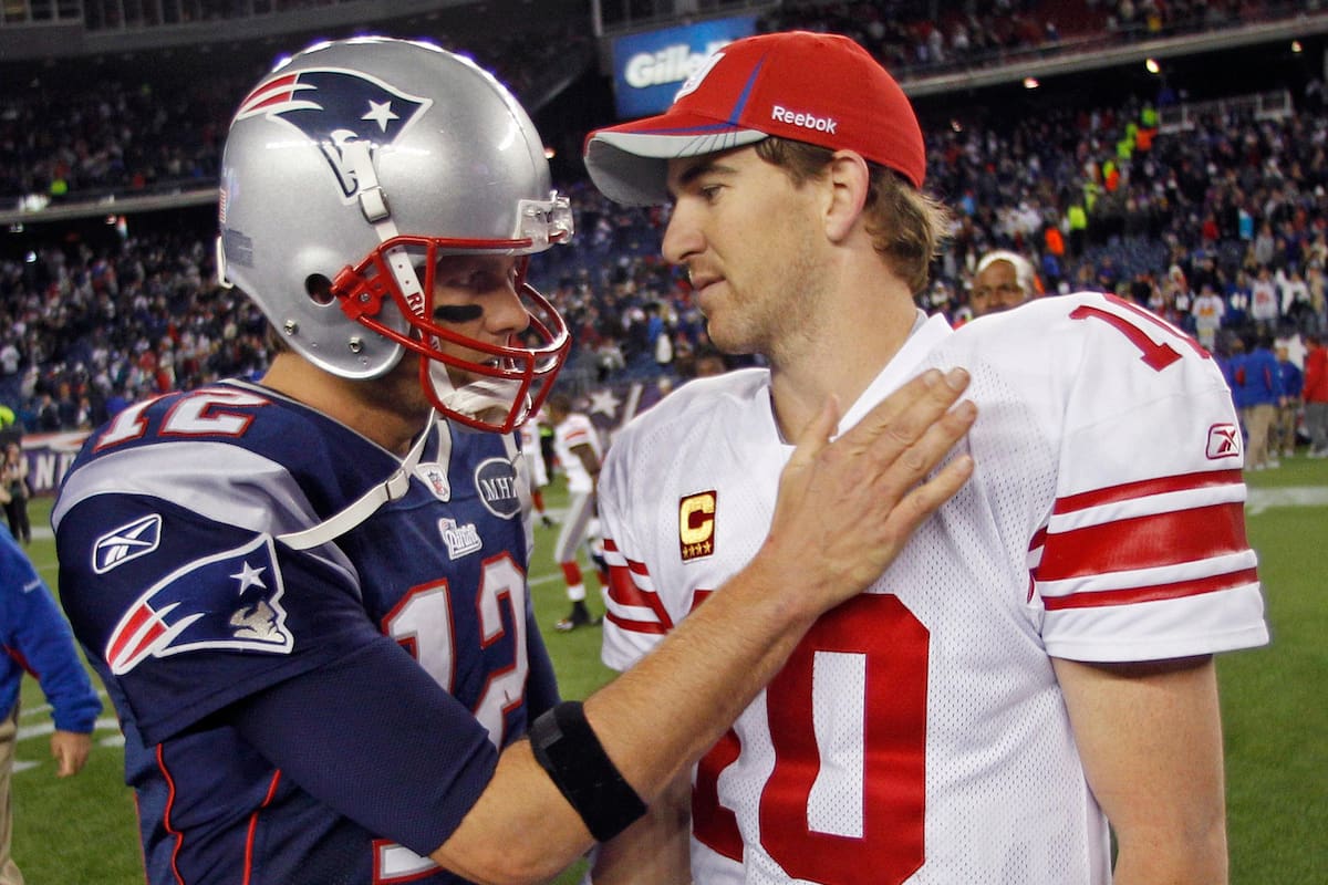 Tom Brady se despide de Eli Manning tras su retiro