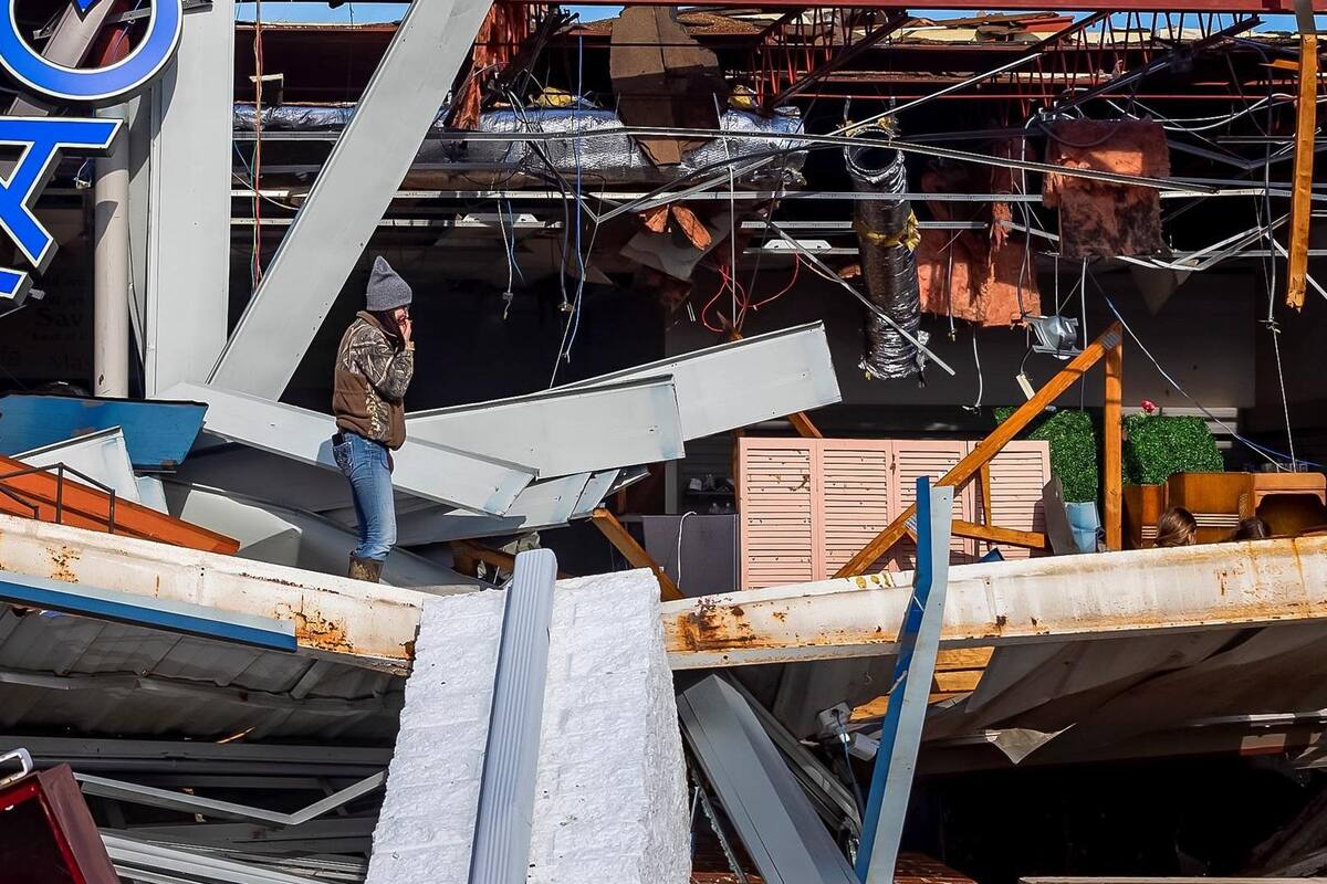 "Mis oídos estallaron", Así sobrevivió una mujer al tornado en Kentucky que dejó al menos 50 muertes