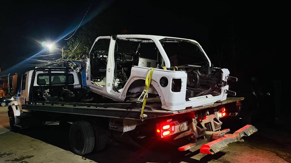 Jeep Wrangler, modelo 2018, color blanco, sin placas de circulación, con reporte de robo del 11 de enero de 2025.