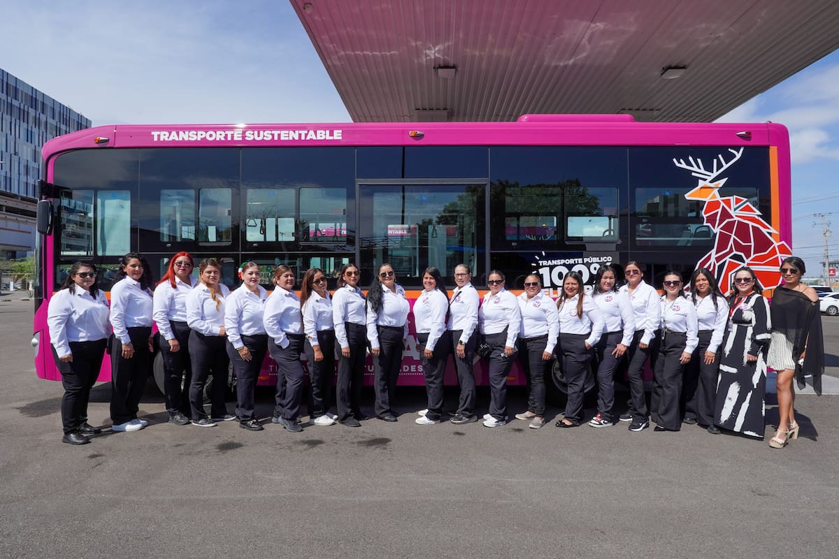 Contratan en Hermosillo a 35 operadoras del transporte público UNE