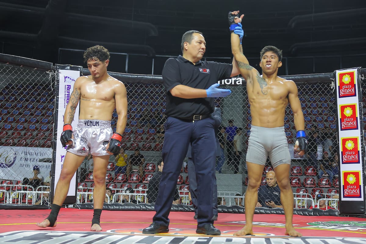 Sorprende Coatzin a Caballero en función 47 de Professional Extreme Fights