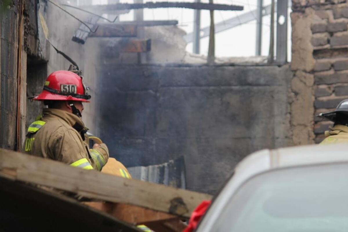 Incendio consume vivienda en Camino Verde, acusan a hombre de provocarlo