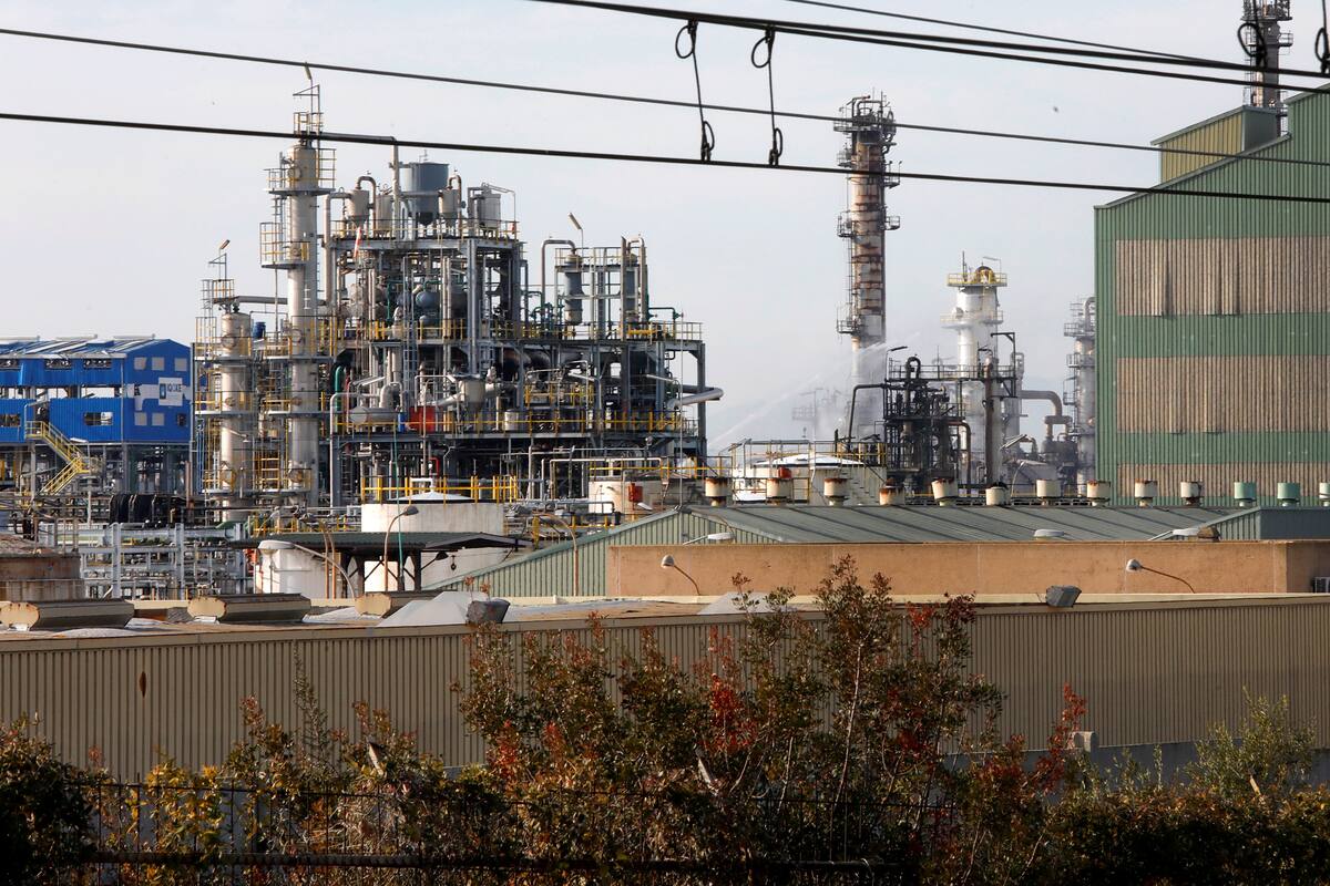 Tres muertos y siete heridos tras explosión en industria química de España