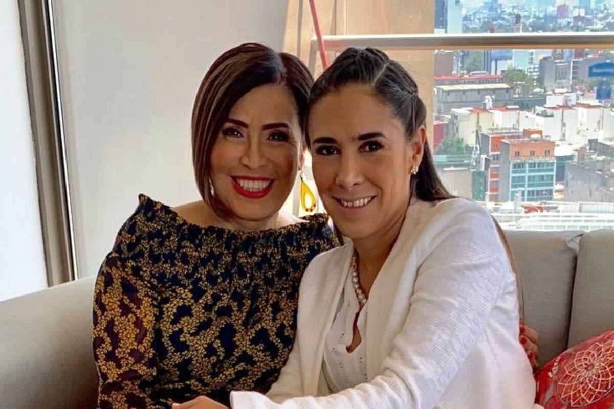 Mariana Moguel, hija de Rosario Robles, se quedó dormida mientras su madre era juzgada