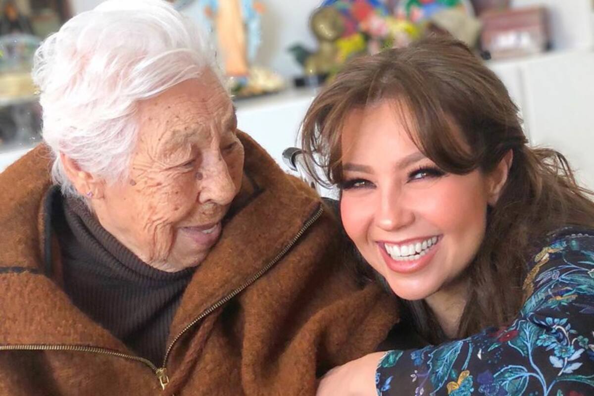 Thalía rompe el silencio tras enterarse que su abuelita pasó la noche en un grito