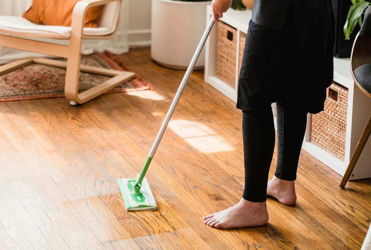 Muchas de las trabajadoras o líderes de negocios establecidos les toman hasta una jornada adicional cumplir con otros roles, mencionan. Foto: Pexels
