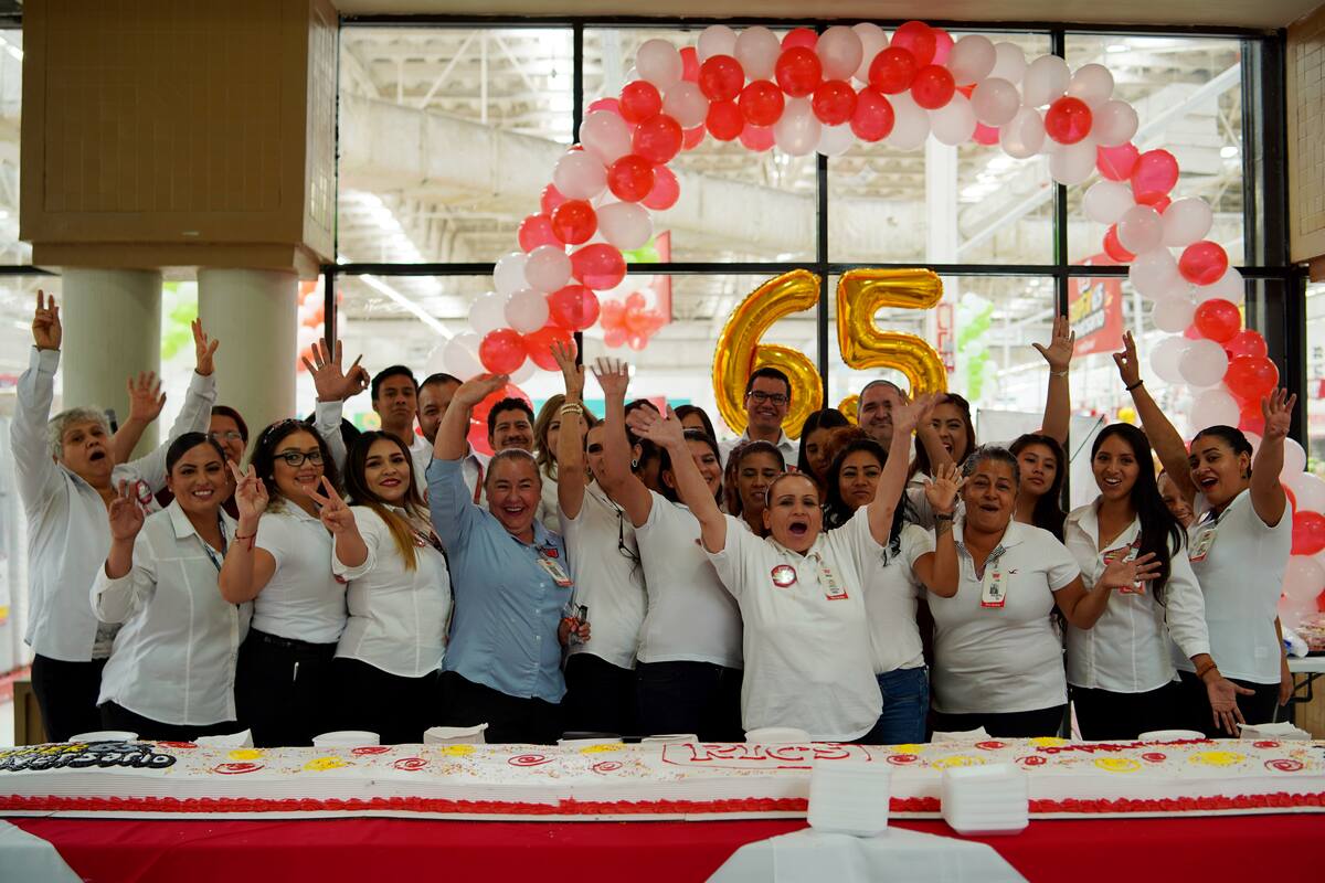 Celebran los 65 años de vida de Casa Ley