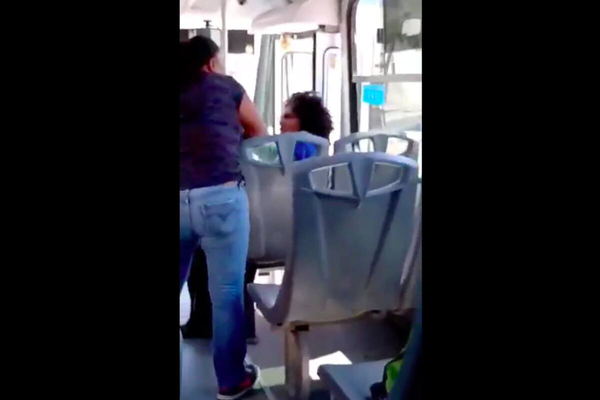 VIDEO: Mujeres inician fuerte pelea en transporte público de Hermosillo