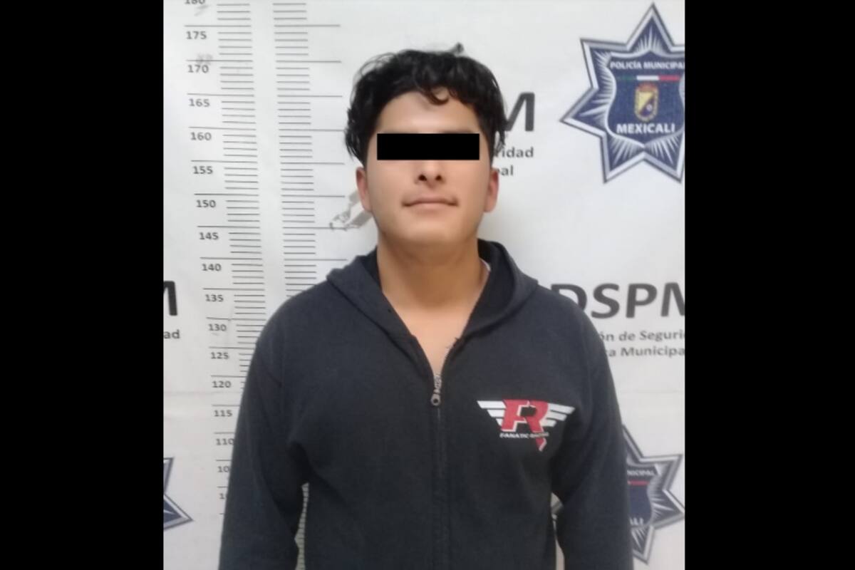 Policías arrestan a hombre por atacar a su pareja