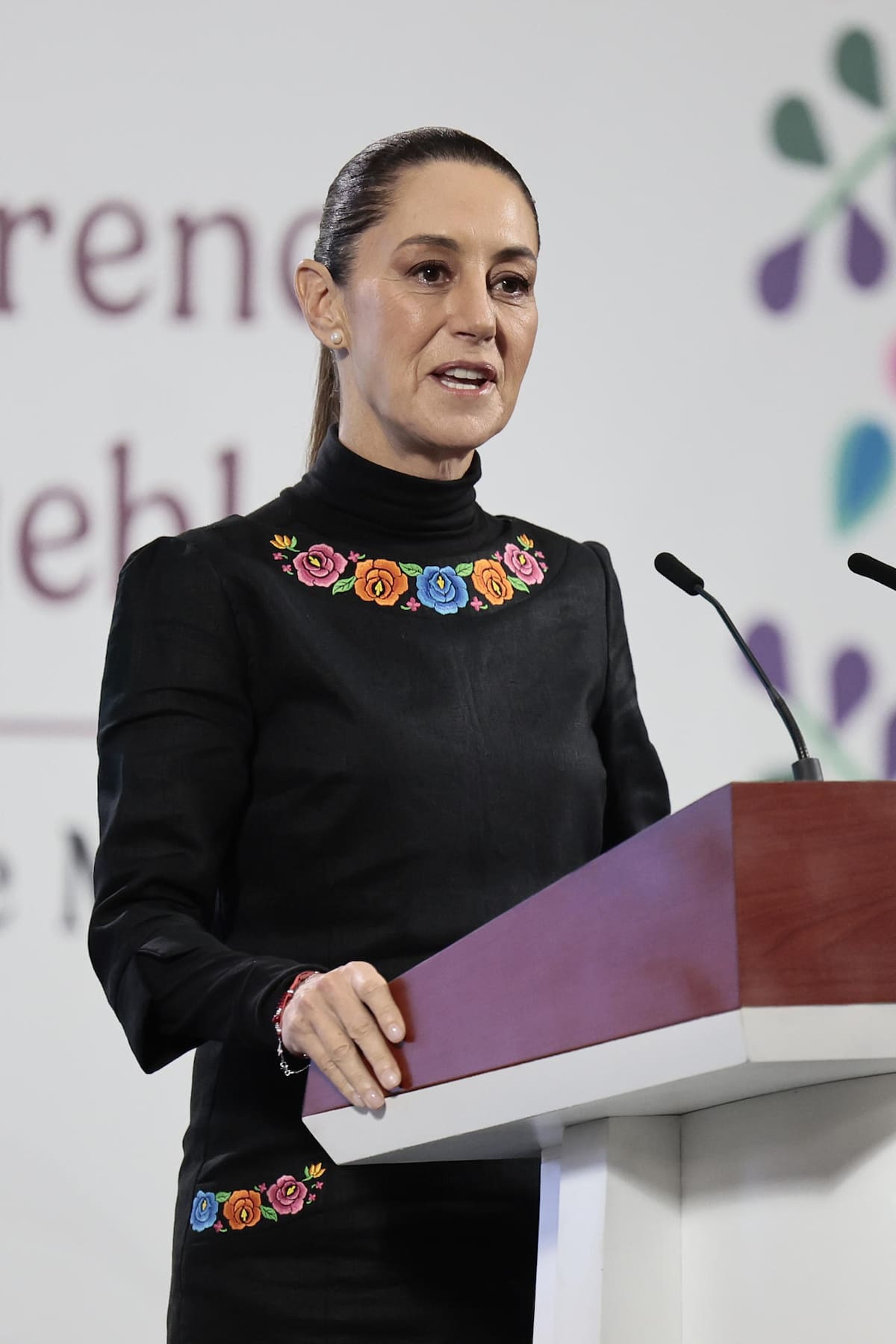 Sheinbaum dice que no se protegerá a nadie en caso de refinería ilegal en oriente mexicano. EFE/José Méndez