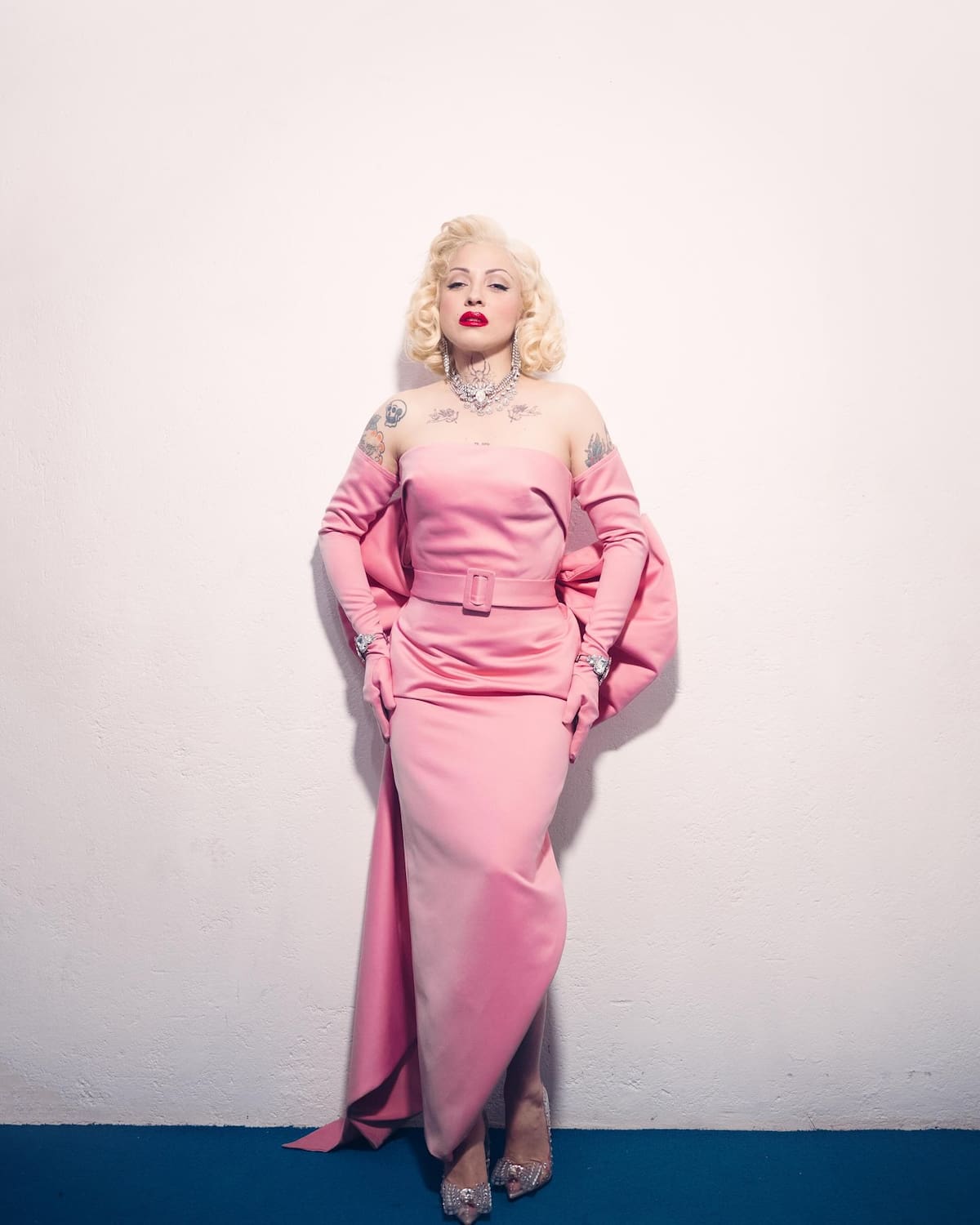 Mon Laferte recrea el outfit de Marilyn Monroe / Instagram @monlaferte