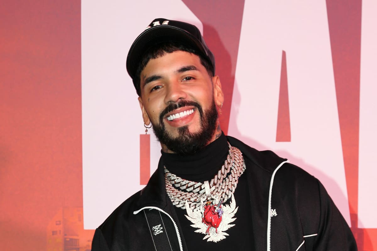 Anuel AA es captado con otra mujer en México y Laury Saavedra desata rumores de ruptura