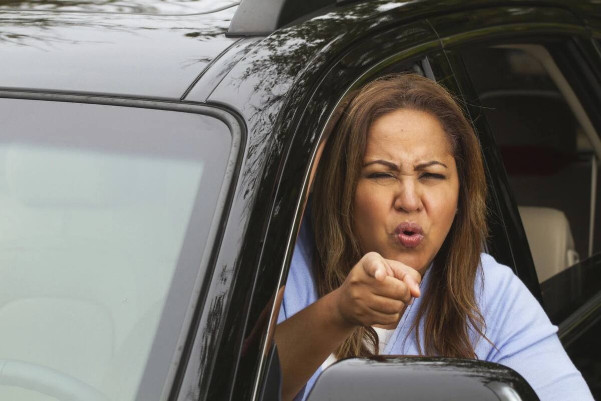 “¡Estás en sentido contrario, idiota!”: Graban a mujer desahogando su enojo en el tráfico de la CDMX