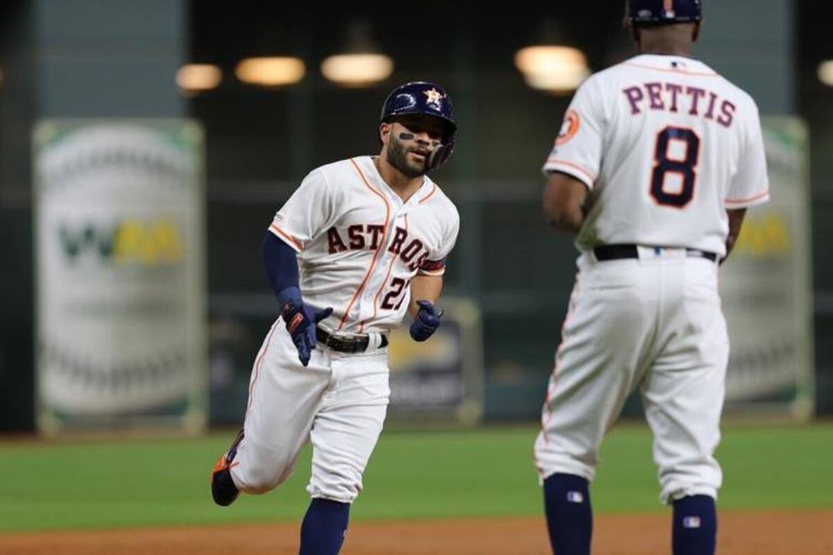 Con Altuve y Correa los Astros de Houston derrotan a los Diamondbacks de Arizona