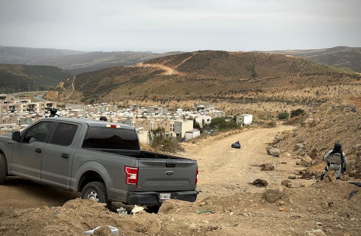 La víctima presentaba huellas de violencia y permanece sin identificar; Fiscalía inició las investigaciones. Foto: Border Zoom
