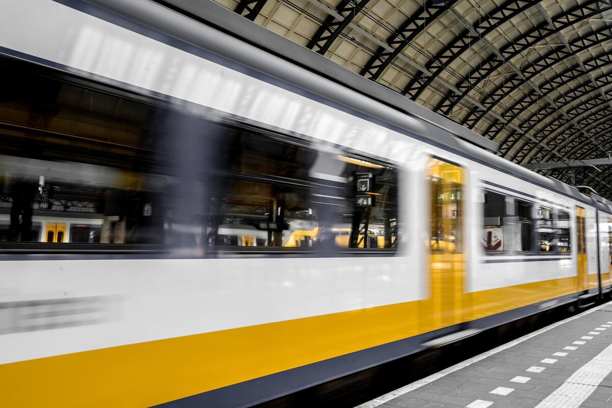 Manifestantes piden que regrese tren de Lisboa a Madrid