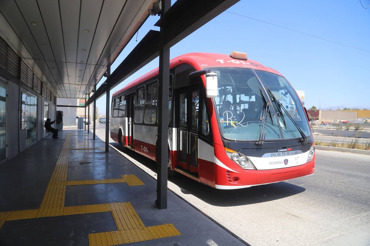 Mantienen proyecto de que Estado regule el transporte público