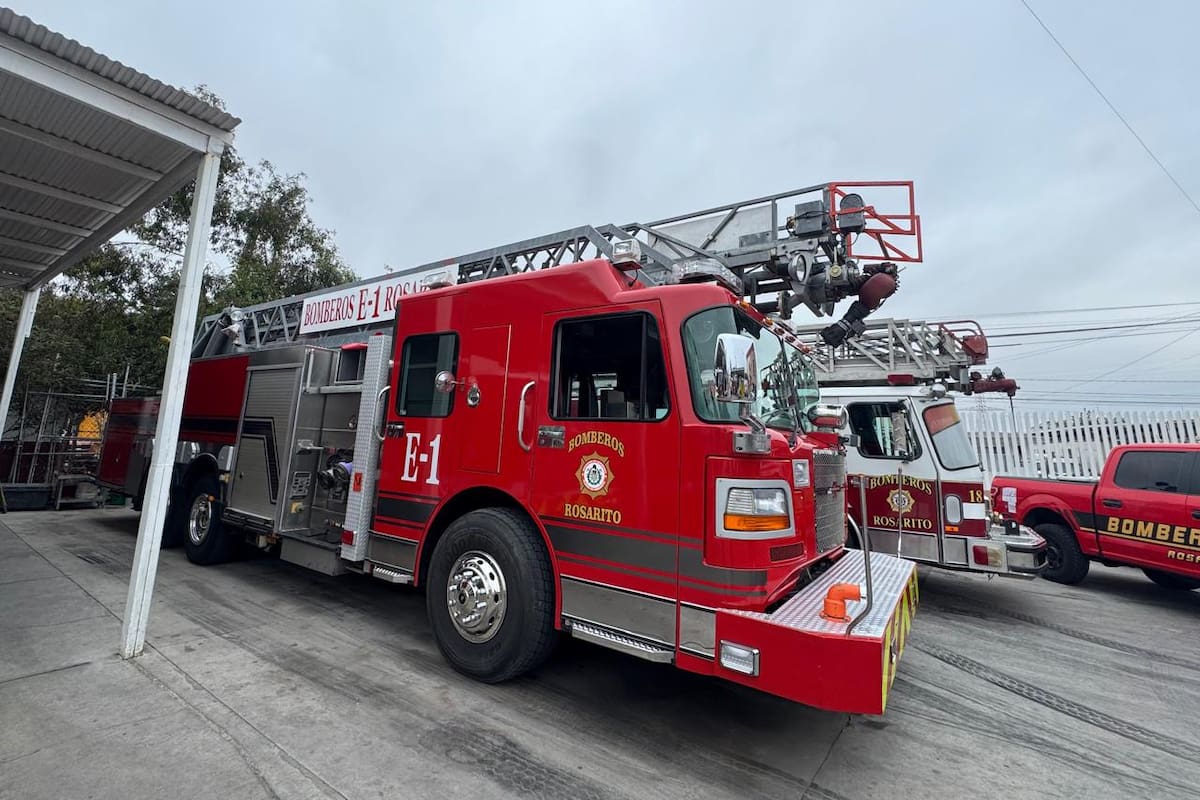 Bomberos de Rosarito reciben tres nuevas máquinas tras crisis por falta de unidades
