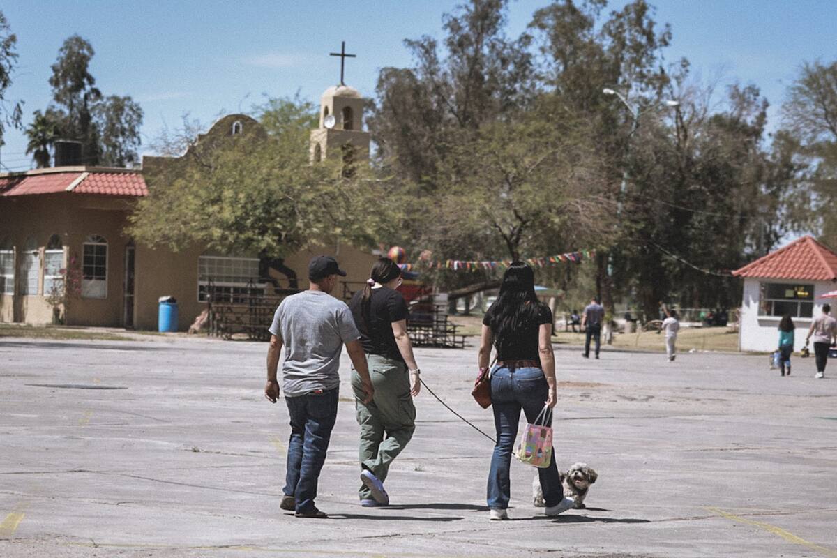 Disfrutan mexicalenses último fin de semana de vacaciones en parques