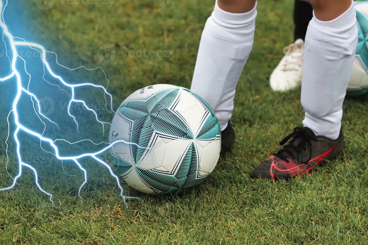 Joven fallece tras ser impactado por un rayo mientras jugaba futbol en Cuernavaca