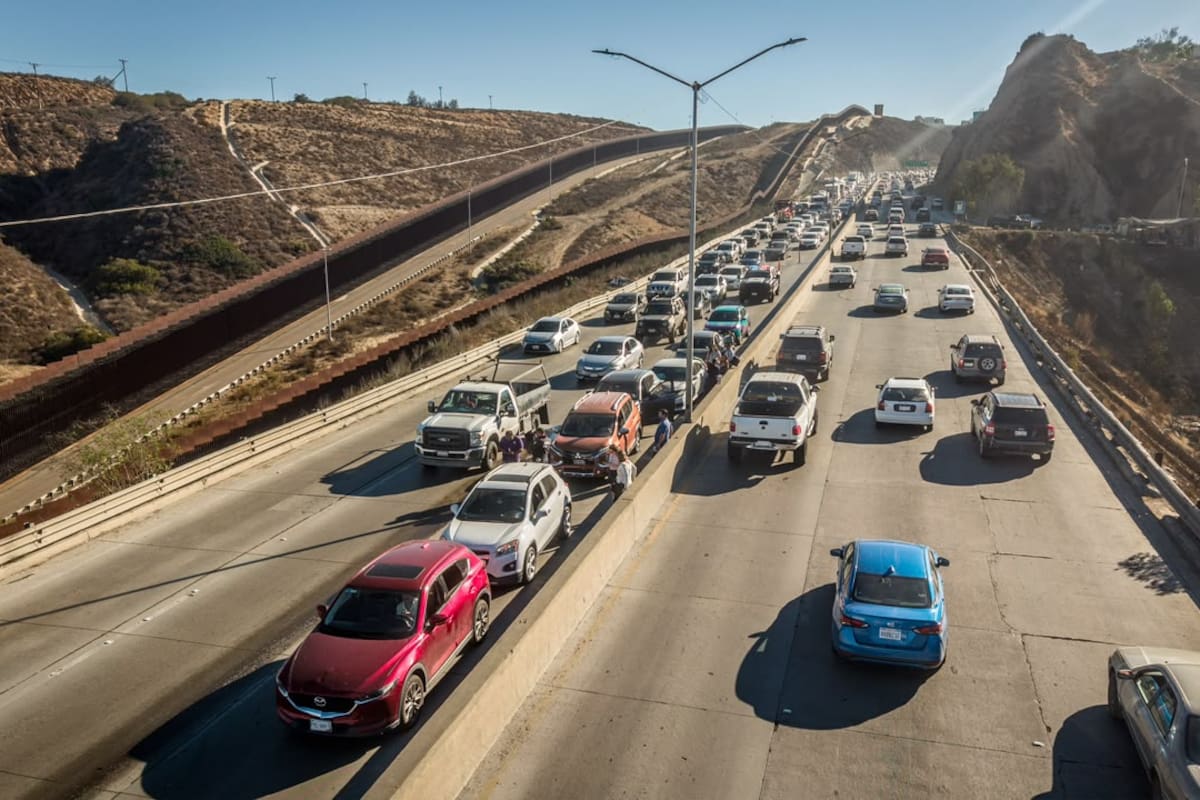 Carambola de ocho vehículos provoca fuerte congestionamiento en la Prolongación Calle Segunda
