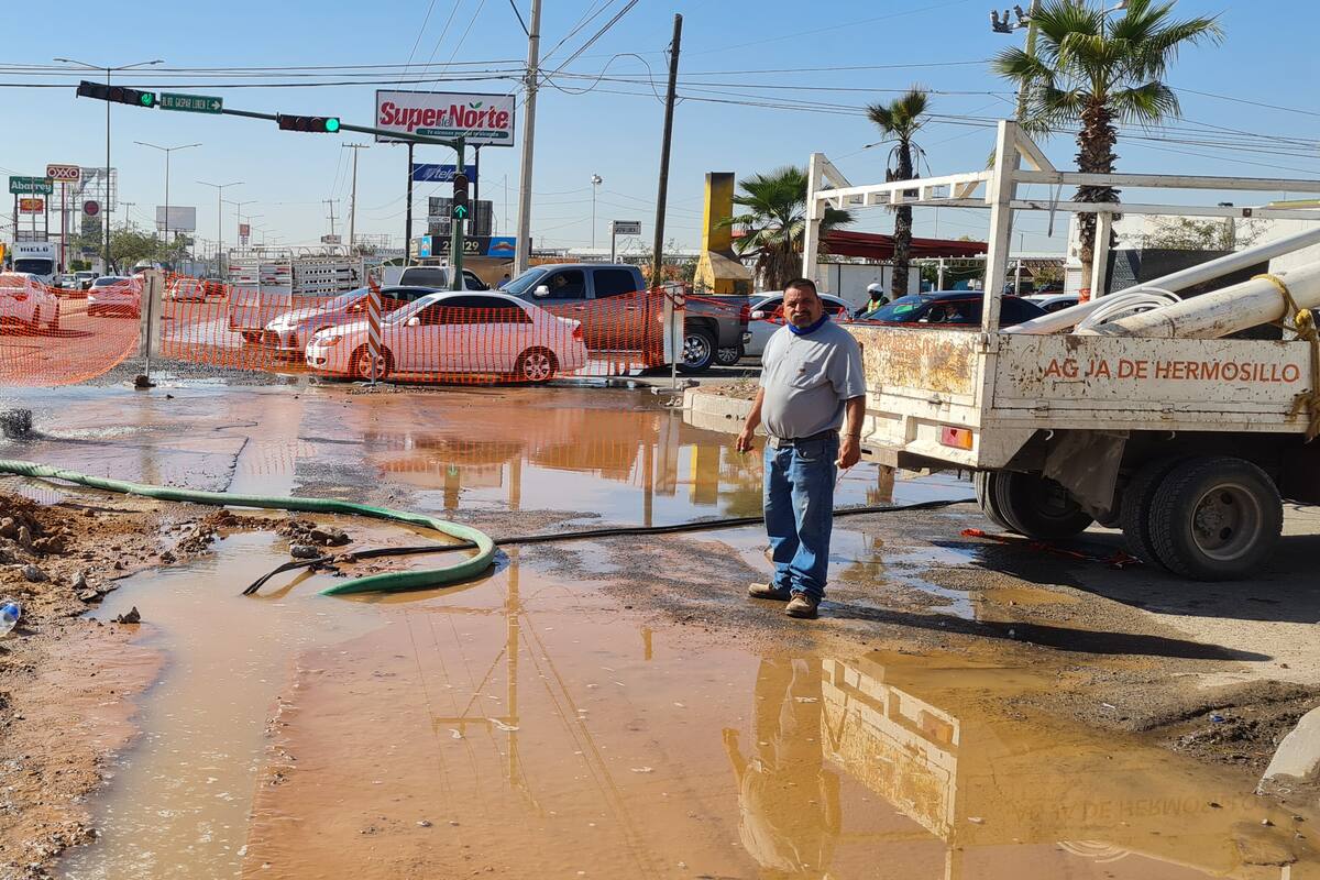 Hermosillo: Multarán a empresa por ruptura de tubo y derroche de agua