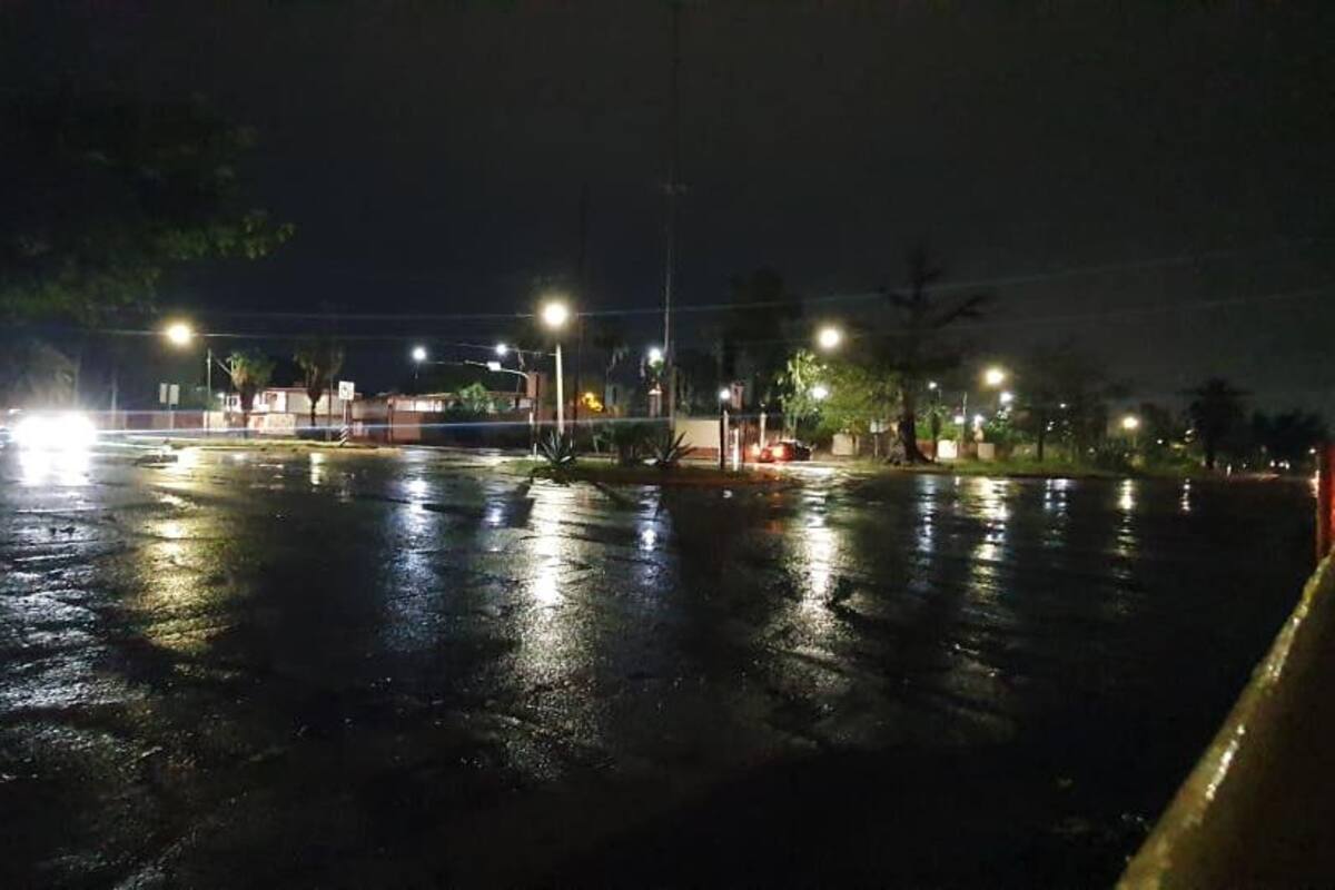 Sin luz en Navarrete y Reforma: semáforos apagados tras lluvia en Hermosillo