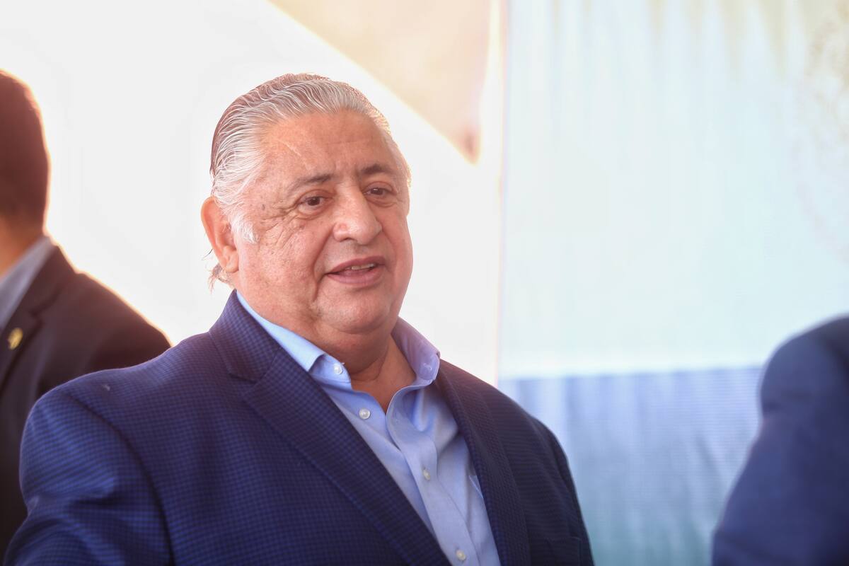 Internan a Secretario de Gobierno de BC por presunta embolia