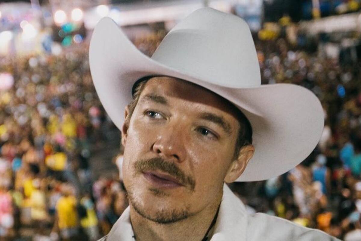 Critican a Dj Diplo por “maltratar” a una gallina en vídeo viral