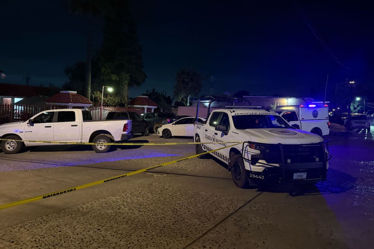 Encuentran a uno sin vida al interior de una camioneta en Colonia Libertad Parte Alta
