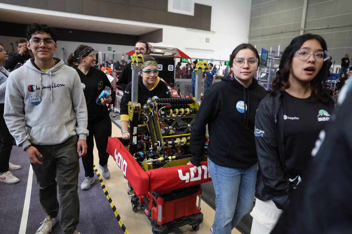 Bien listos para competir llegaron los equipos de diferentes campus de la región