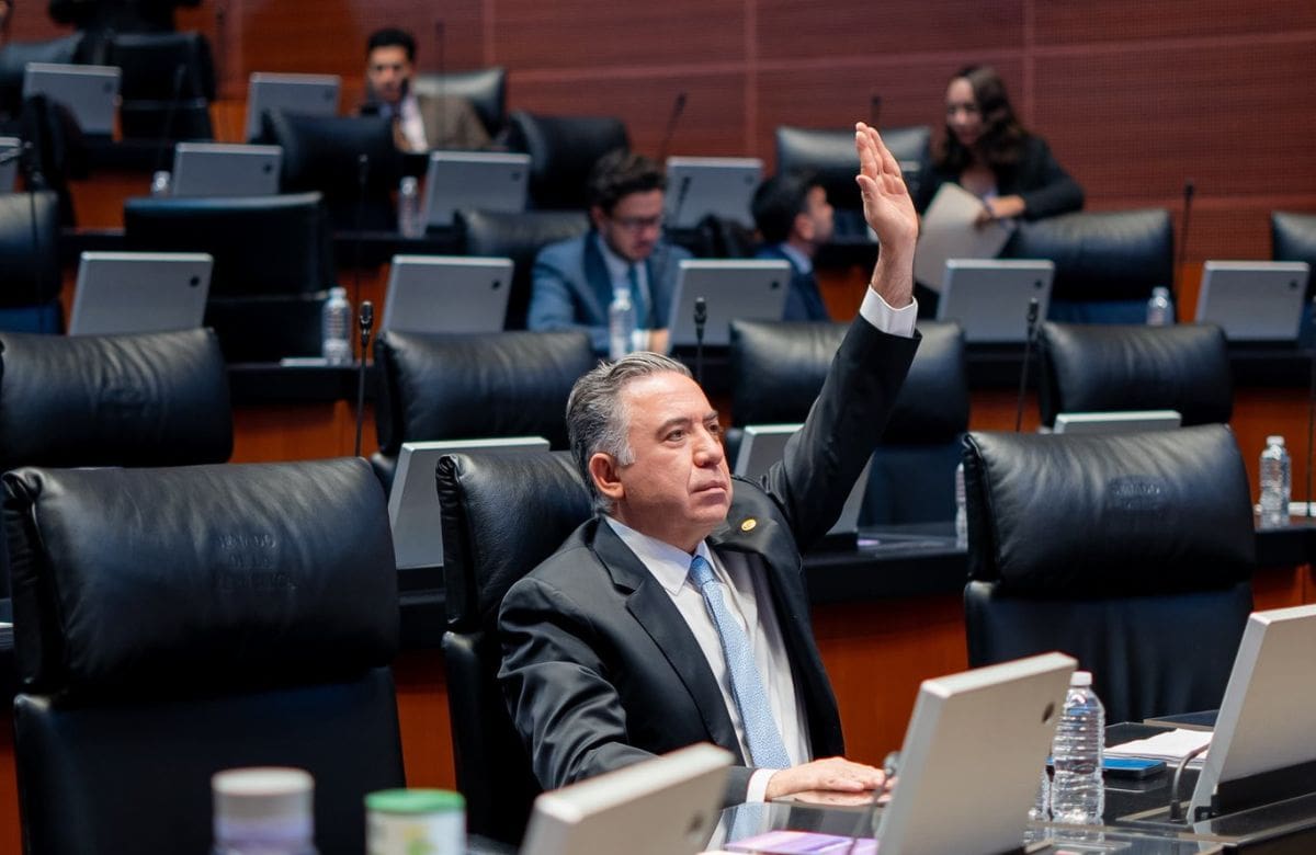 El senador Enrique Inzunza Cázarez informó que se separa del grupo parlamentario de Morena. | Crédito: X (@Inzunza Cazarez)
