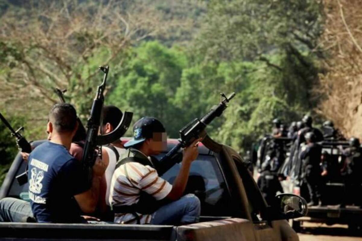 AMLO pide a bandas del narco a frenar enfrentamientos en Aguililla, Michoacán