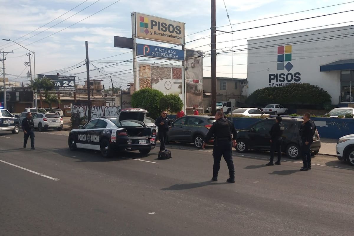 Hombre resulta lesionado al disparar contra policías en Ensenada