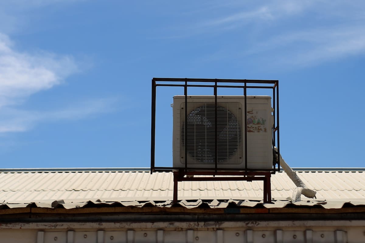 Tardanza en instalación de refrigeraciones en escuelas fue por temas administrativos: Gobernadora